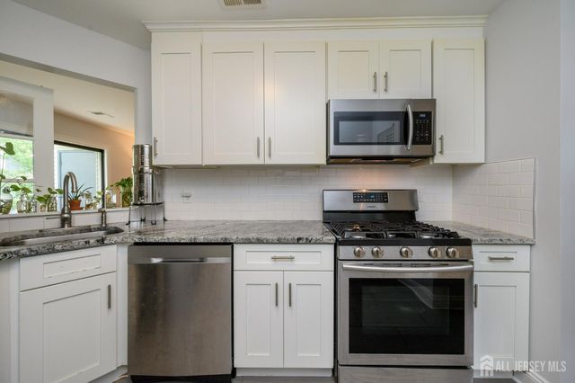 2302 Bayhead Drive, Sayreville, NJ 08859