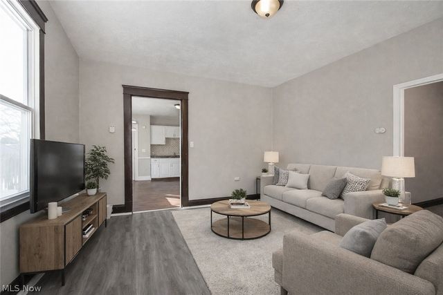 6914 Polonia Avenue, Cleveland, OH 44105