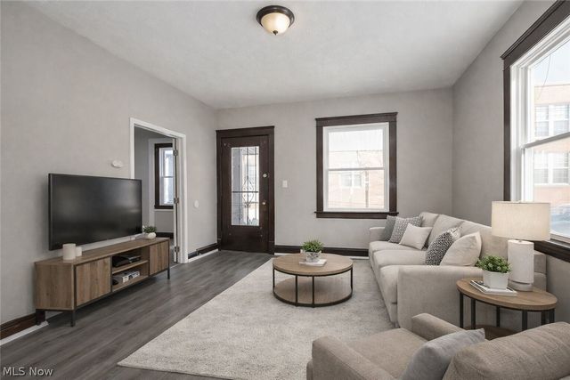 6914 Polonia Avenue, Cleveland, OH 44105