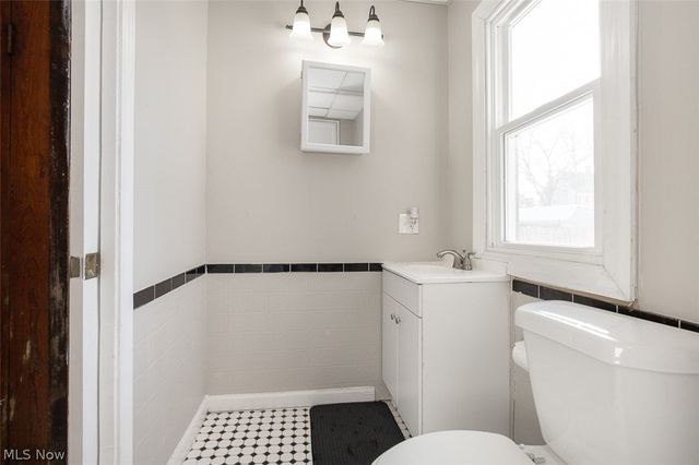 6914 Polonia Avenue, Cleveland, OH 44105