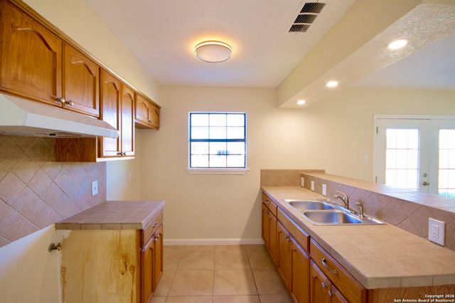 7107 Westlawn Dr, San Antonio, TX 78227