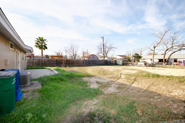 7107 Westlawn Dr, San Antonio, TX 78227