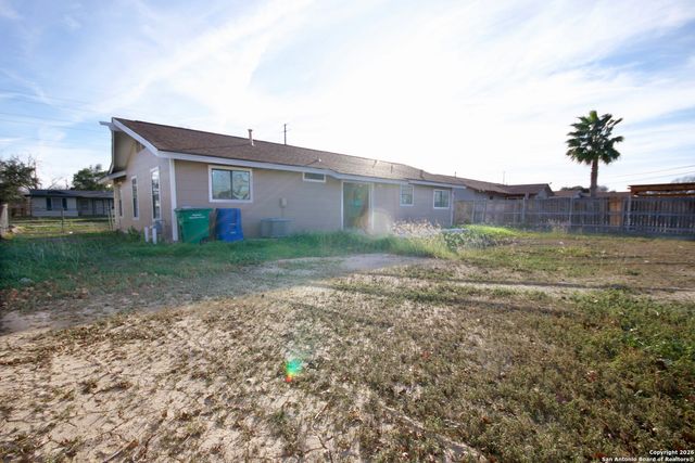 7107 Westlawn Dr, San Antonio, TX 78227