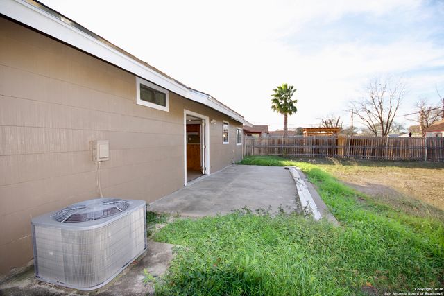 7107 Westlawn Dr, San Antonio, TX 78227