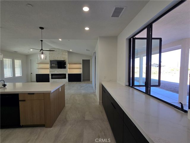 6221 Merced, Oak Hills, CA 92344