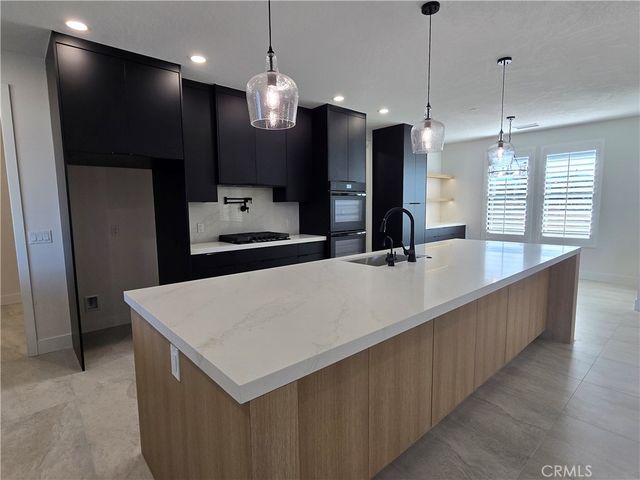 6221 Merced, Oak Hills, CA 92344