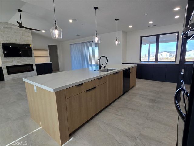 6221 Merced, Oak Hills, CA 92344