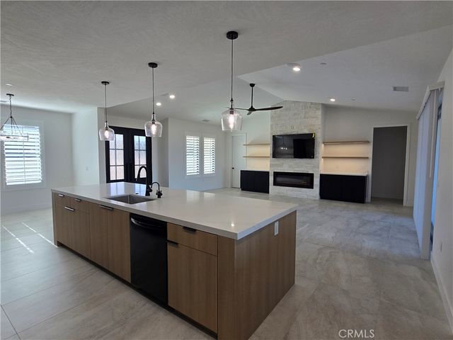 6221 Merced, Oak Hills, CA 92344