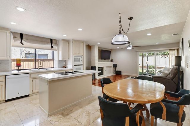 11704 Old Eureka Way, Gold River, CA 95670