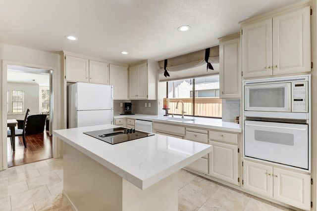 11704 Old Eureka Way, Gold River, CA 95670