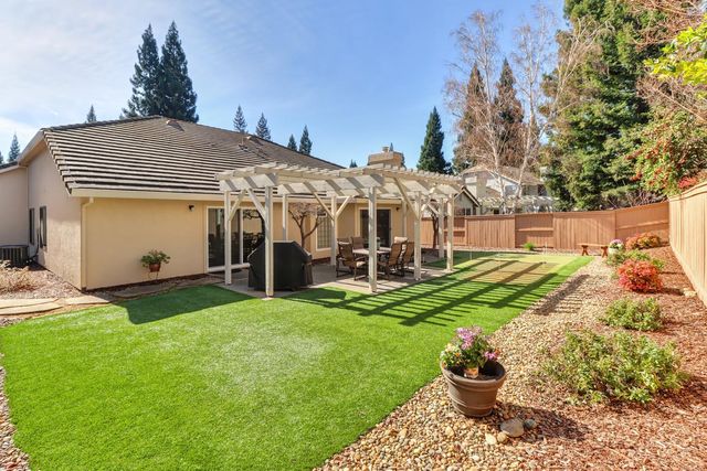 11704 Old Eureka Way, Gold River, CA 95670