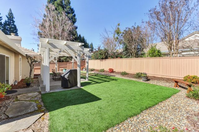 11704 Old Eureka Way, Gold River, CA 95670