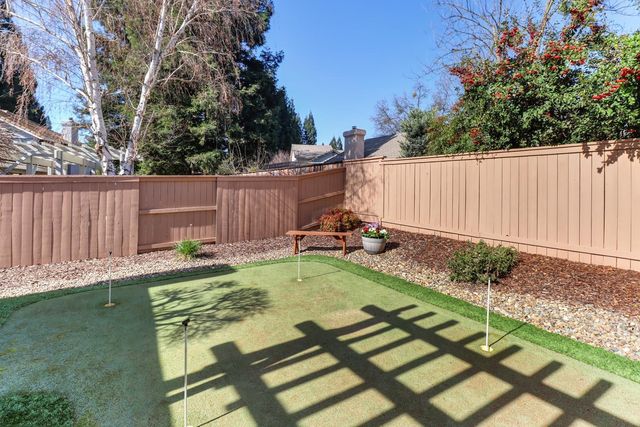 11704 Old Eureka Way, Gold River, CA 95670