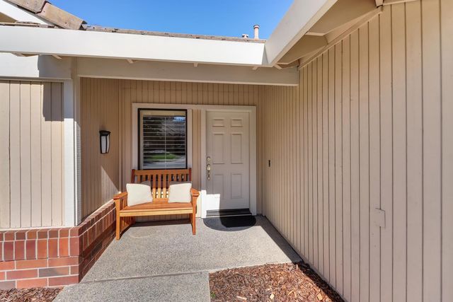 11704 Old Eureka Way, Gold River, CA 95670