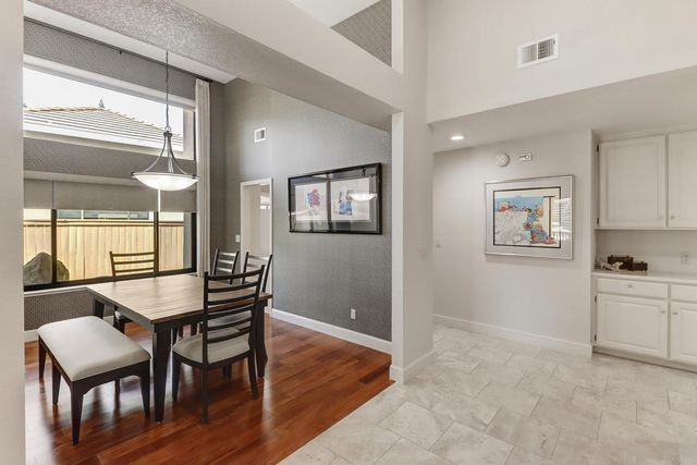 11704 Old Eureka Way, Gold River, CA 95670