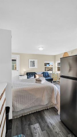 483 E SHORE DRIVE D3, Clearwater Beach, FL 33767