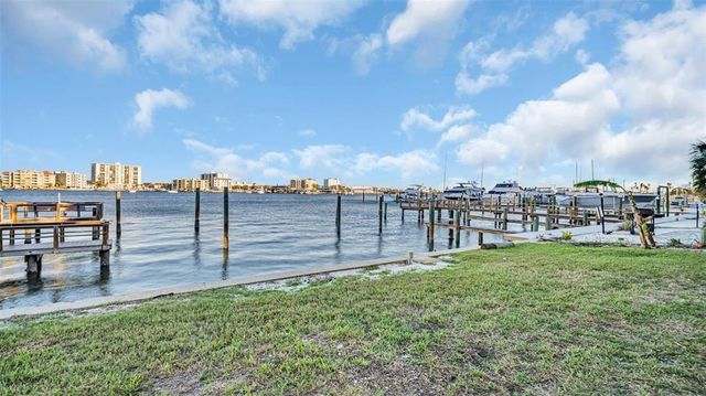 483 E SHORE DRIVE D3, Clearwater Beach, FL 33767