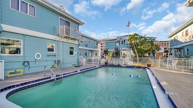 483 E SHORE DRIVE D3, Clearwater Beach, FL 33767