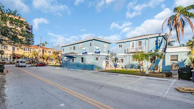 483 E SHORE DRIVE D3, Clearwater Beach, FL 33767