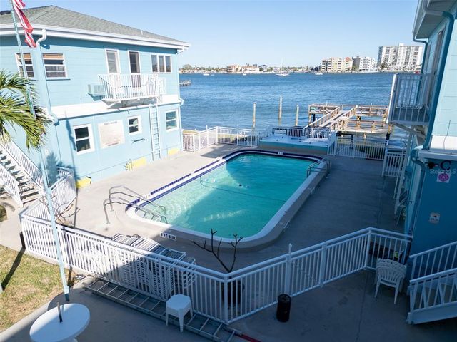 483 E SHORE DRIVE D3, Clearwater Beach, FL 33767