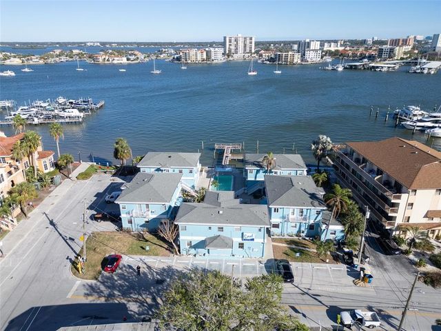 483 E SHORE DRIVE D3, Clearwater Beach, FL 33767
