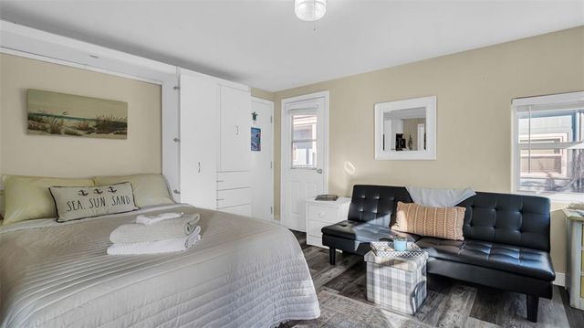 483 E SHORE DRIVE D3, Clearwater Beach, FL 33767