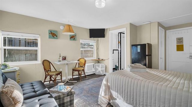 483 E SHORE DRIVE D3, Clearwater Beach, FL 33767