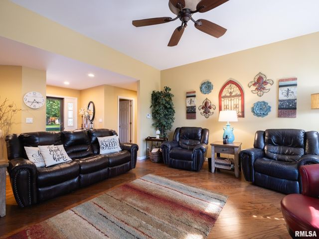 3 VALLEY HIGH Estates, Pekin, IL 61554