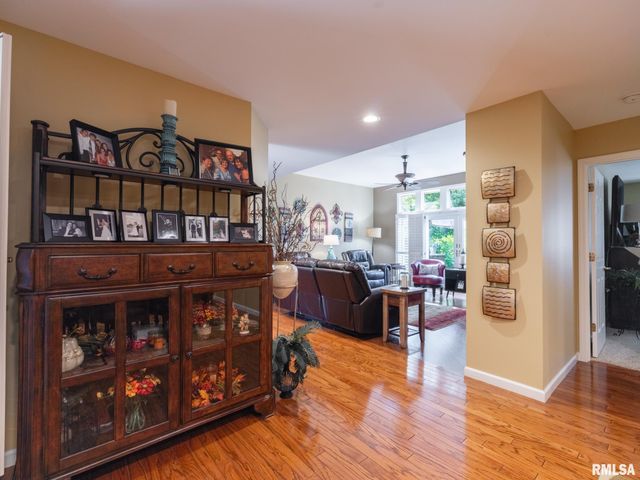 3 VALLEY HIGH Estates, Pekin, IL 61554