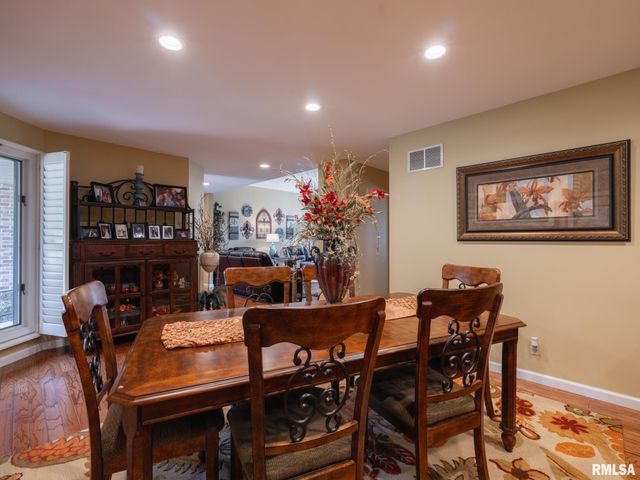 3 VALLEY HIGH Estates, Pekin, IL 61554