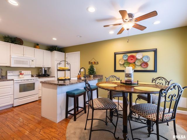 3 VALLEY HIGH Estates, Pekin, IL 61554