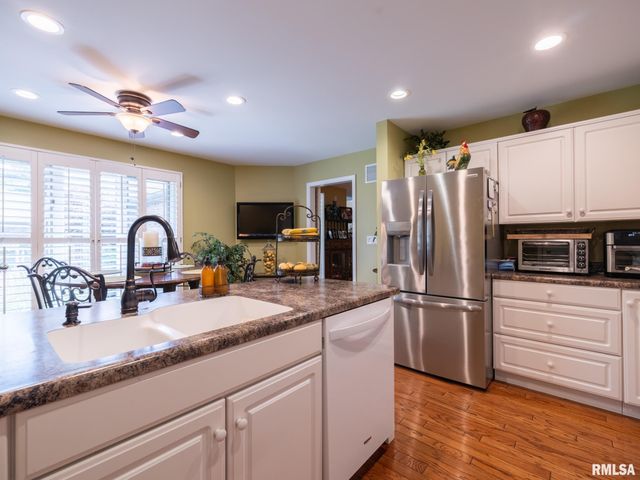 3 VALLEY HIGH Estates, Pekin, IL 61554