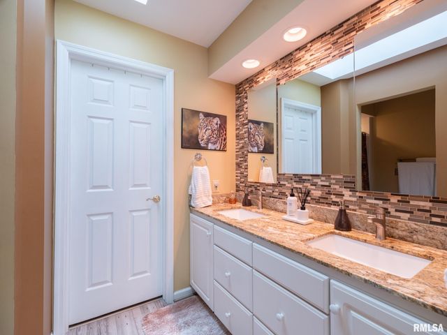 3 VALLEY HIGH Estates, Pekin, IL 61554