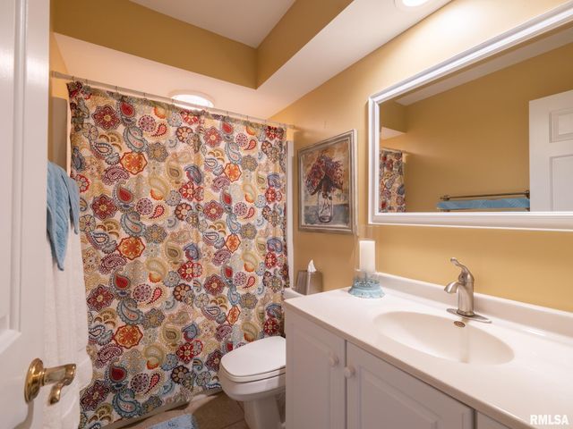 3 VALLEY HIGH Estates, Pekin, IL 61554