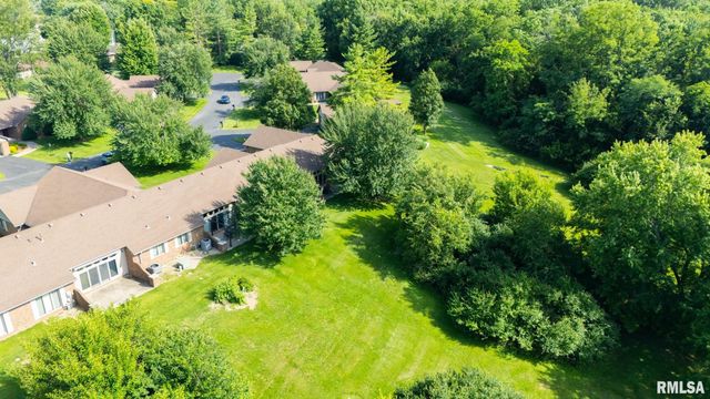 3 VALLEY HIGH Estates, Pekin, IL 61554
