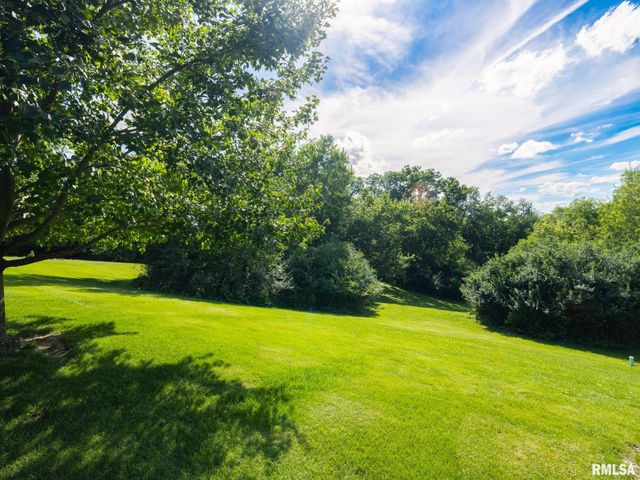 3 VALLEY HIGH Estates, Pekin, IL 61554
