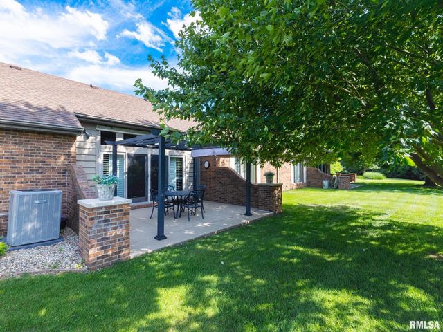 3 VALLEY HIGH Estates, Pekin, IL 61554