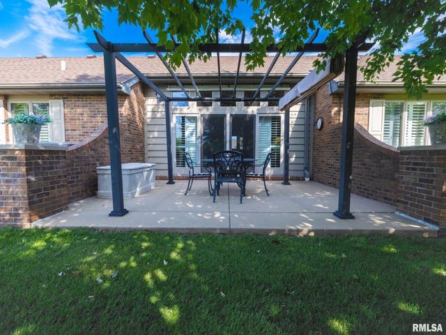 3 VALLEY HIGH Estates, Pekin, IL 61554