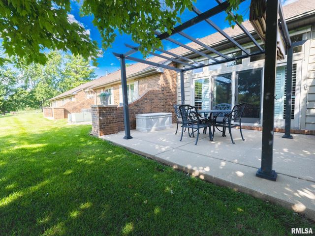 3 VALLEY HIGH Estates, Pekin, IL 61554