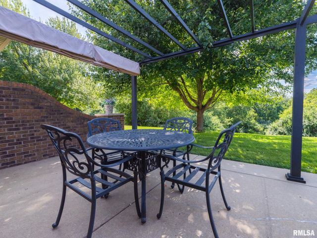 3 VALLEY HIGH Estates, Pekin, IL 61554