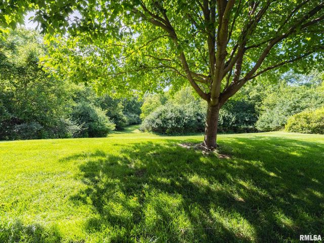 3 VALLEY HIGH Estates, Pekin, IL 61554