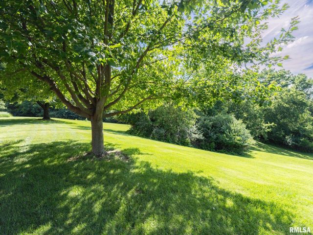 3 VALLEY HIGH Estates, Pekin, IL 61554
