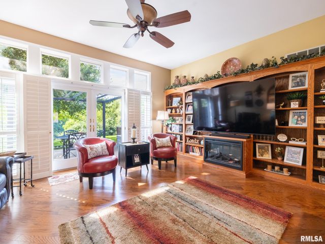 3 VALLEY HIGH Estates, Pekin, IL 61554