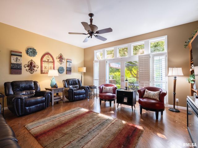 3 VALLEY HIGH Estates, Pekin, IL 61554