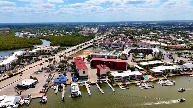 750 RIVER POINT B2-13 DR, Naples, FL 34102