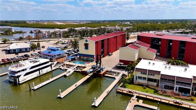 750 RIVER POINT B2-13 DR, Naples, FL 34102