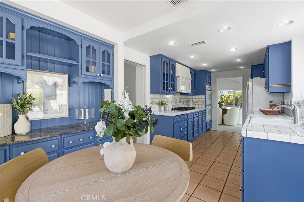 Image 14 of property listing at 2001 Yacht Mischief, Newport Beach, CA 92660