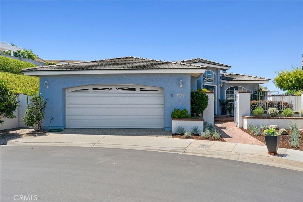 Image 2 of property listing at 2001 Yacht Mischief, Newport Beach, CA 92660