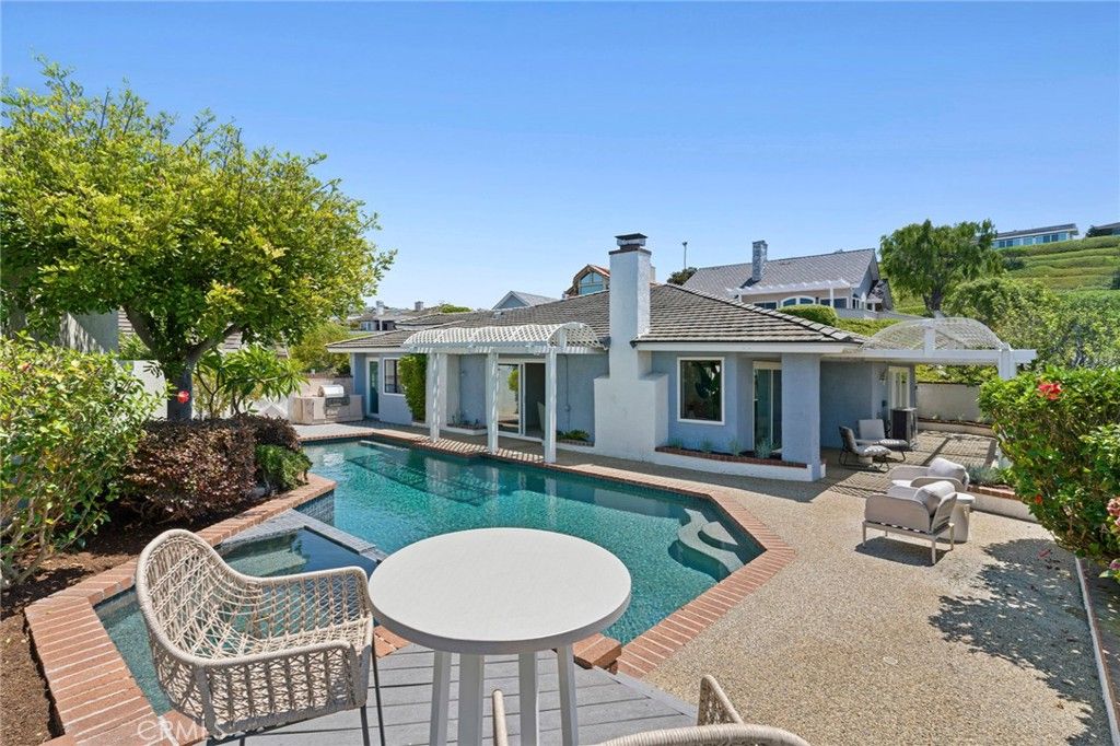Image 21 of property listing at 2001 Yacht Mischief, Newport Beach, CA 92660
