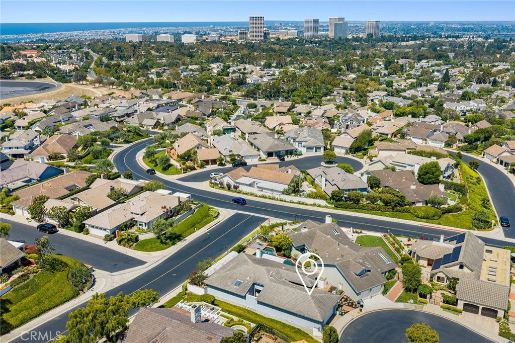 Image 27 of property listing at 2001 Yacht Mischief, Newport Beach, CA 92660